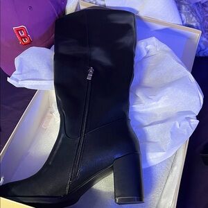 Black Women's Knee-High Boots